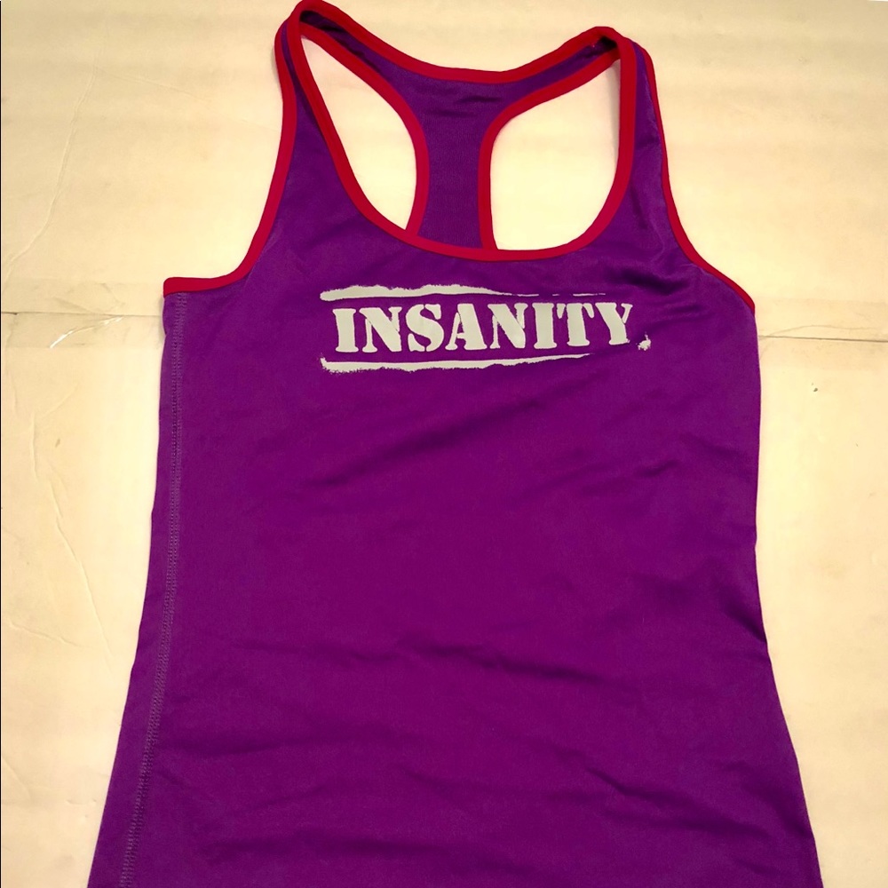 Insanity beachbody workout top M